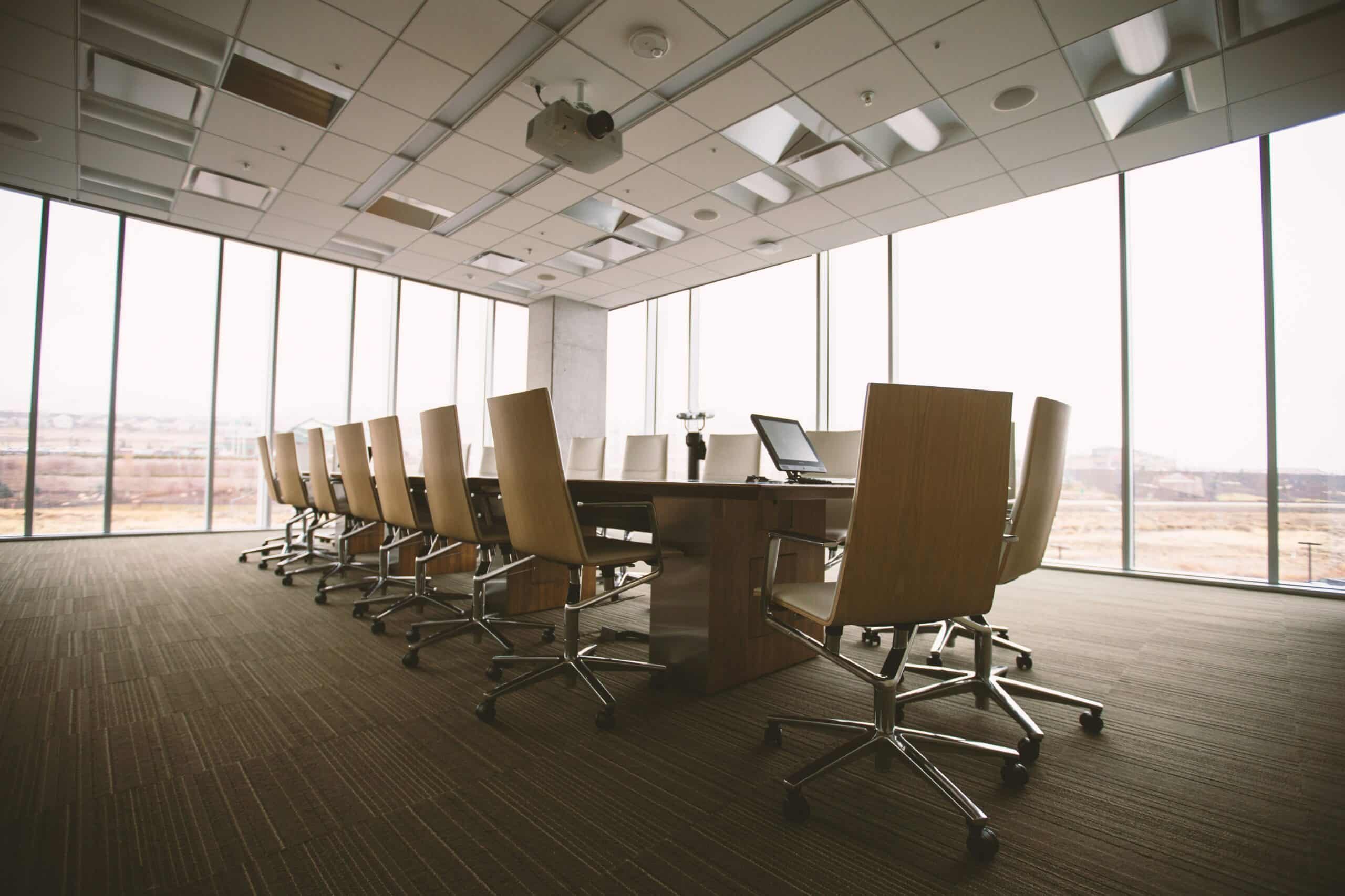 découvrez notre sélection de mobilier de bureau pour aménager votre espace de travail avec style et fonctionnalité.